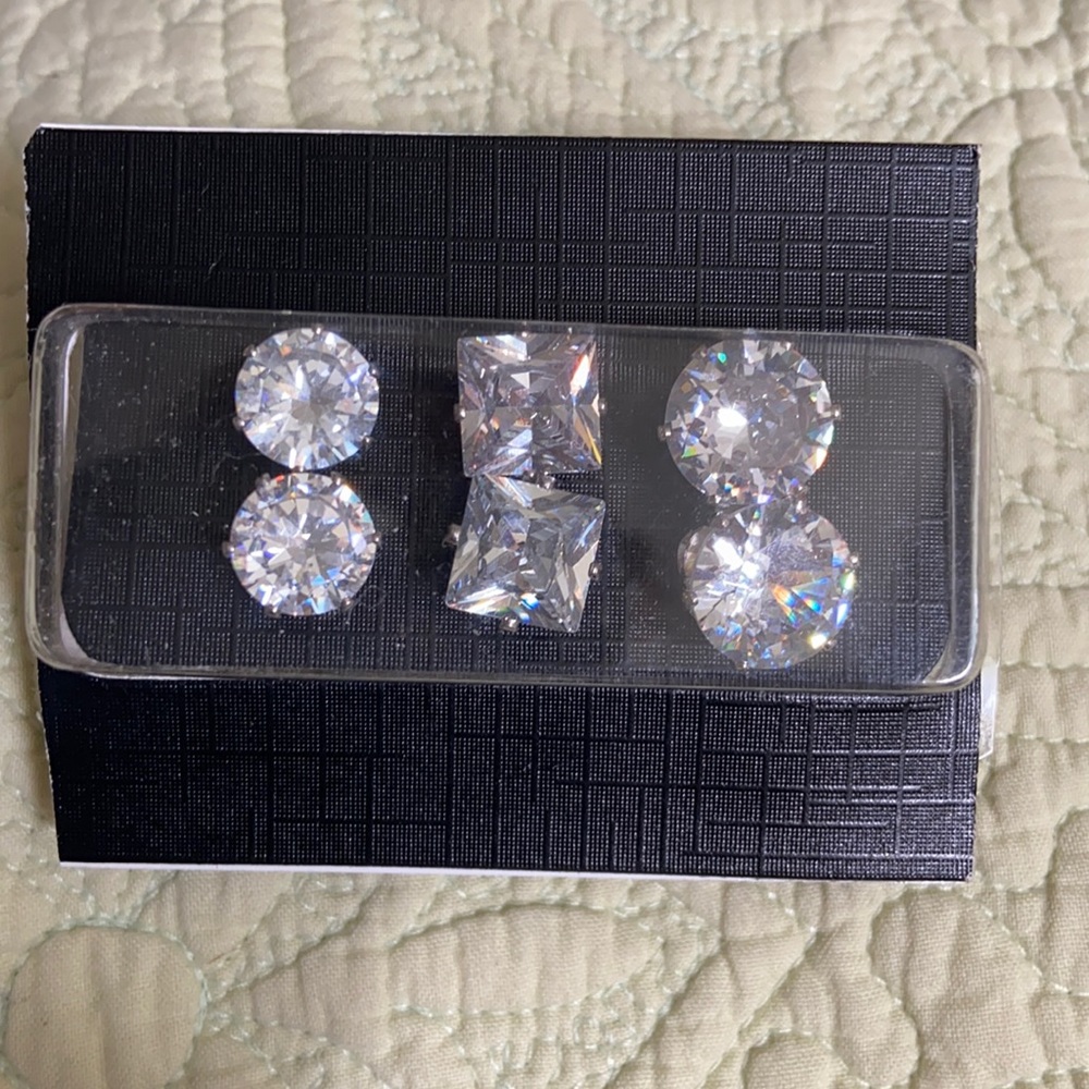 Fashion Diamond Stud Earrings
